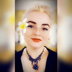 Meet your Posher, Crystal blythe